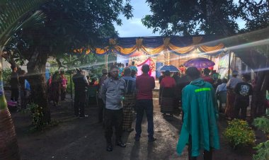 Pengamanan-Presisi-Polsek-Lela-Polres-Sikka-Warnai-Prosesi-Sakral-Kirab-Salib-NYD