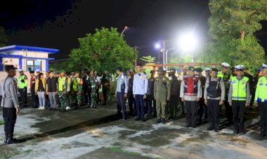 Cipta-Kondisi-Jelang-Operasi-Ketupat,-Polres-Sikka-Polda-NTT-Gelar-Patroli-Gabungan-dan-Tertibkan-Tempat-Hiburan-Malam