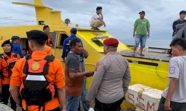 Amankan-Gerbang-Laut-Maumere,-Personel-Pos-PAM-L-Say-Gelar-Patroli