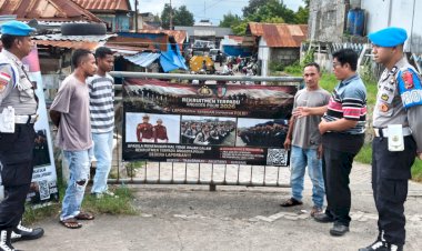 Propam-Polres-Sikka-Turun-ke-Jalan,-Perangi-Calo-Rekrutmen-Polri-2026-Lewat-QR-Pengaduan