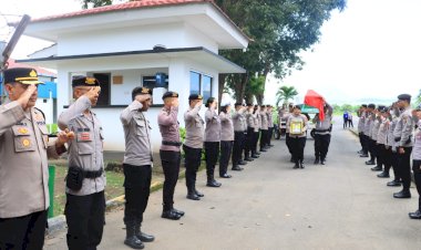 “Langkah-Terakhir-Seorang-Bhayangkara:-Polwan-Sikka-Pulang-dalam-Balutan-Duka-dan-Kehormatan”