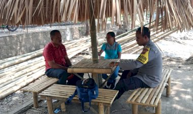 Bhabinkamtibmas-Desa-Hokor-Intensifkan-Sambang,-Warga-Watukrus-Siap-Bersinergi-Jaga-Kamtibmas