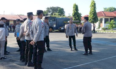 Disiplin-Diperketat,-Propam-Polres-Sikka-Gelar-Gaktibplin-di-Tengah-Apel-Fungsi-Rutin
