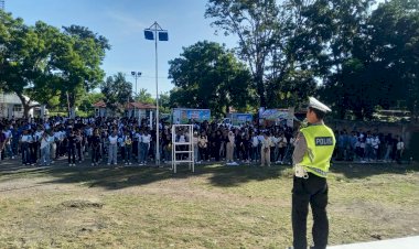 Gerak-Cepat-Sat-Lantas-Polres-Sikka,-Edukasi-Kamseltibcarlantas-Menyasar-Pelajar-Maumere