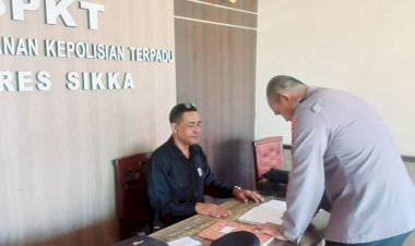 Wakapolres-Sikka-Sidak-SPKT-dan-Call-Center-110,-Tegaskan-Pelayanan-Polri-Harus-Cepat,-Disiplin-dan-Responsif