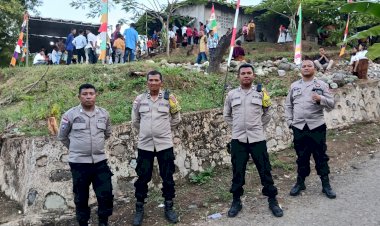 “Mengawal-Langkah-Iman:-Polsek-Paga-Polres-Sikka-Amankan-Kirab-Salib-Suci-NYD-2026-di-Kecamatan-Mego”