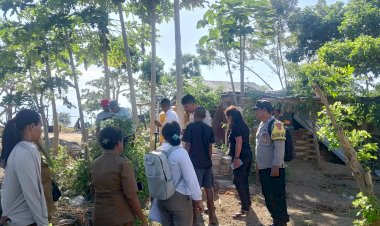 Dukung-Kepastian-Hukum-Aset-Daerah,-Bhabinkamtibmas-Beru-Dampingi-Pengukuran-Tanah-Pemkab-Sikka