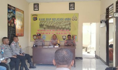 Kapolsek-Paga-Tekankan-Penguatan-Kualitas-Kinerja-dan-Optimalisasi-Pelayanan-Publik-dalam-Anev-Rutin