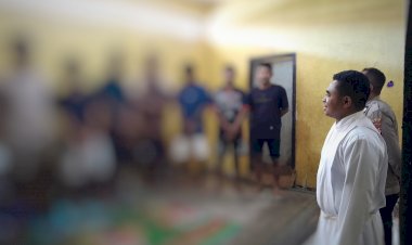Bangun-Harapan-dari-Balik-Jeruji,-Polres-Sikka-Gelar-Binroh-Katolik-bagi-14-Tahanan