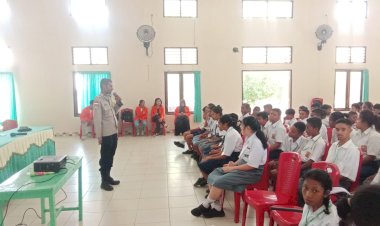 Hadir-Mendidik-Generasi-Muda,-Polsek-Alok-Polres-Sikka-Gelar-Sosialisasi-Anti-Bullying-di-SLB-Bakti-Luhur
