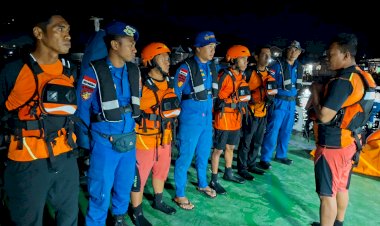 Sinergi-SAR-Gabungan-Berhasil-Selamatkan-KM-Rangganis-yang-Terombang-Ambing-di-Perairan-Sikka