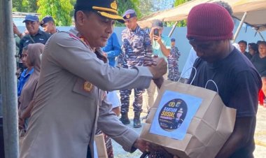 “Saat-Gempa-Mengguncang-Sikka-dan-Reruntuhan-Menelan-Korban,-Kapolres-Sikka-Turun-Langsung:-Keselamatan-Masyarakat-Adalah-Prioritas”