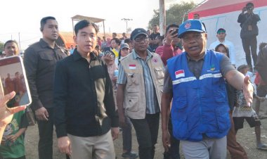 Dari-Gelora-Samador-hingga-Sejumlah-Lokasi-Pengungsian,-Wapres-Gibran-Pastikan-Negara-Hadir-untuk-Korban-Gempa-Sikka