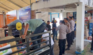 Logistik-Bergerak,-Kepedulian-Tak-Berhenti:-Polres-Sikka-Kawal-Distribusi-Bantuan-Gempa-ke-Sejumlah-Wilayah-Terdampak
