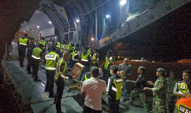 Tak-Kenal-Lelah-dan-Waktu,-Polres-Sikka-Terus-Bergerak:-Bantuan-Tiba,-Logistik-Mengalir-untuk-Korban-Gempa-Flores