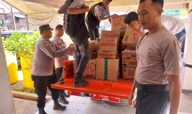 Gerak-Cepat-Polres-Sikka-dan-BPBD,-Puluhan-Jenis-Bantuan-Logistik-Siap-Disalurkan-ke-Warga-Terdampak