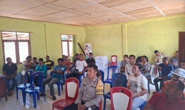 Hadir-di-Tengah-Aspirasi-Warga,-Pospam-Tana-Wawo-Polsek-Paga-Kawal-Musrenbang-Desa-Renggarasi