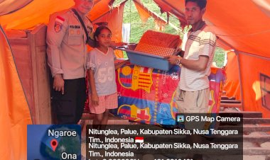 “Polres-Sikka-Hadir-di-Tengah-Duka,-Bhabinkamtibmas-Palue-Salurkan-Bantuan-untuk-Korban-Kebakaran-Pascagempa”