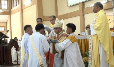 “13-Diakon-Ditahbiskan-Menjadi-Imam-di-Ledalero,-Polsek-Nita-Polres-Sikka-Pastikan-Situasi-Kamtibmas-Kondusif