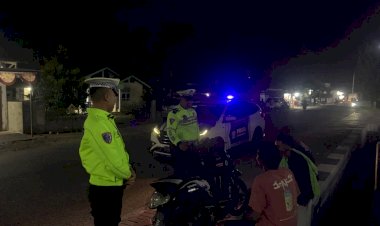 Jalanan-Aman,-Masyarakat-Nyaman:-Patroli-Lampu-Biru-Polres-Sikka-Perkuat-Kamseltibcarlantas
