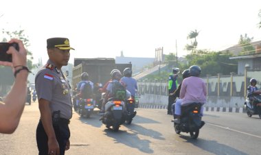Polres-Sikka-dan-Jajaran-Polsek-Kawal-Aktivitas-Pagi,-Keselamatan-Pelajar-dan-Pengguna-Jalan-Diutamakan