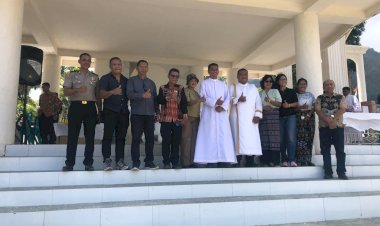 Rawat-Iman,-Rajut-Persaudaraan!-TNI-Polri,-ASN,-dan-DPRD-Sikka-Bersatu-dalam-Ziarah-Rohani