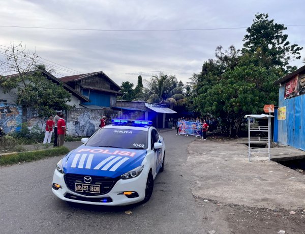 Demi Kamseltibcarlantas, Sat Lantas Polres Sikka Polda NTT Kawal Ketat Jalan Sehat SMP Virgo Videlis
