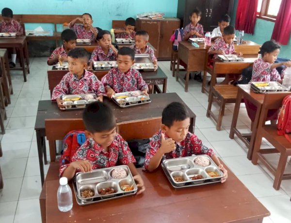Gizi Terjaga, Kamtibmas Kondusif: 9 Dapur SPPG Salurkan 27.532 Paket MBG di Sikka