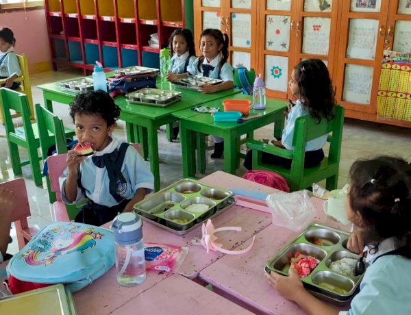 Program MBG Nasional Mengalir di Sikka: 9 Dapur SPPG Salurkan Bantuan Secara Serentak