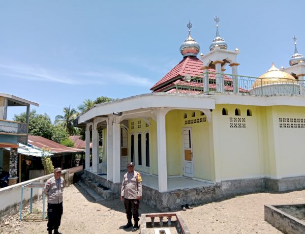 Polres Sikka Polda NTT Pastikan Sholat Jumat Aman, Patroli Menyisir Masjid-Masjid