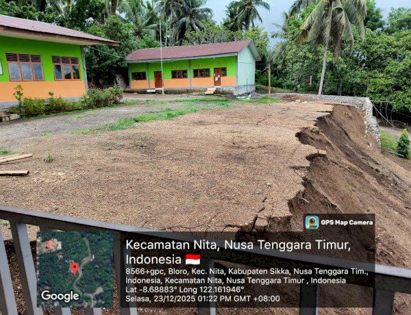 Hujan Deras Picu Longsor Turap Sekolah, Polsek Nita Polres Sikka Polda NTT Turun Lakukan Pengecekan