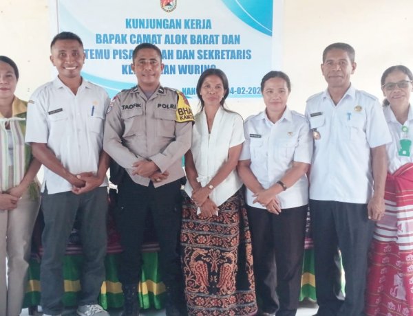 “Transisi Lurah Wuring Sikka Lancar, Bhabinkamtibmas Tegaskan Peran Masyarakat dan Ketertiban