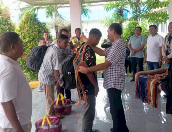 Nelayan Paga Kembali ke Pangkuan Bumi Sikka, Negara Hadir Mengawal Kepulangan Setelah Terombang-ambing di Laut Alor