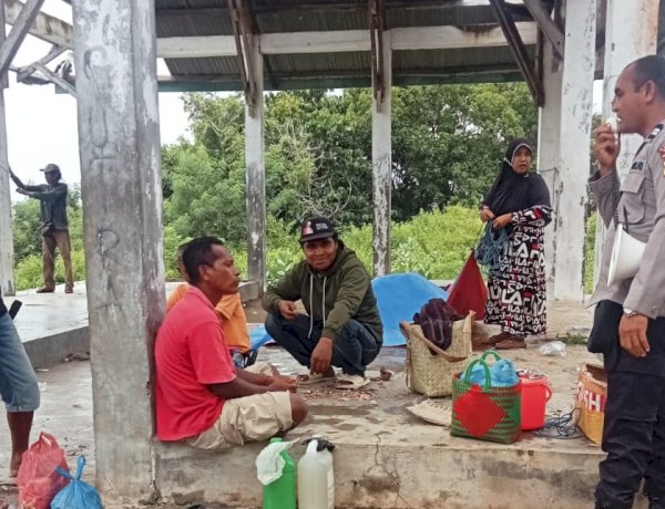 Pasar Bukan Arena Judi, Polsek Bola Polres Sikka Ajak Warga Lawan Judi dan Kriminalitas