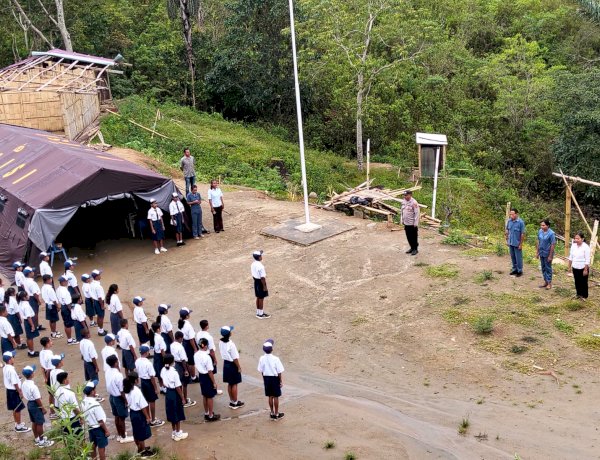 Sentuhan Humanis Polsek Paga Polres Sikka: Bangun Karakter dan Kesadaran Hukum Pelajar di SMPN 048 Sa Ate Gaikiu Tana Wawo