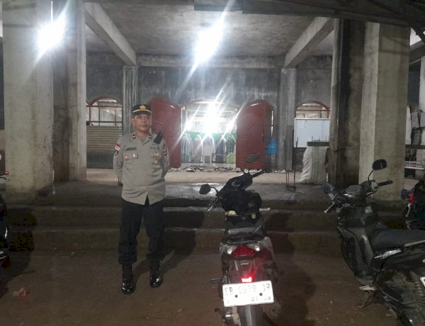 Hadir di Tengah Umat, Polres Sikka Polda NTT Jamin Keamanan Sholat Tarawih di Seluruh Wilayah