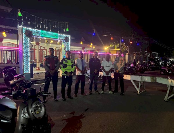 Polres Sikka Polda NTT Pastikan Malam Ramadhan Kondusif, Ratusan Umat Tenang Jalani Tarawih