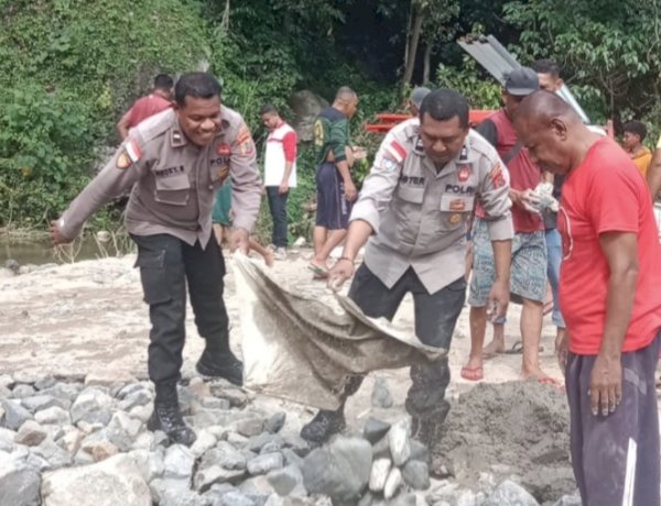 Banjir Gerus Jalan, Kolaborasi Jajaran Polres Sikka –Pemkab–Masyarakat Bangkitkan Akses Terputus