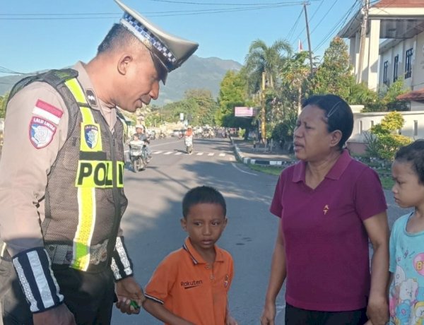 Strong Point Pagi Digencarkan, Satlantas Polres Sikka Hadir di Tengah Padatnya Aktivitas Warga