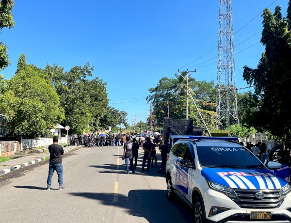 “Jalan Salib Tematis di Maumere Berjalan Kondusif, Satlantas Polres Sikka Tunjukkan Profesionalitas”
