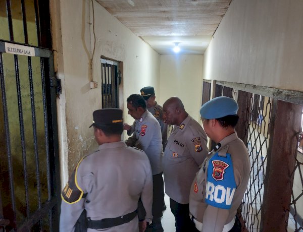 Disiplin Piket Diuji, 15 Tahanan Dipastikan Aman: Apel Serah Terima SPKT Polres Sikka Berjalan Tertib