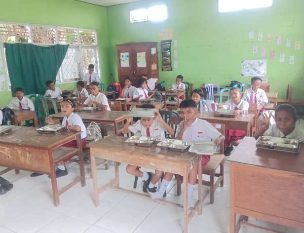 MBG Sikka Tembus 40.604 Penerima Manfaat, 17 Dapur Gizi Bergerak Serentak; Distribusi Berjalan Lancar Tanpa Kendala