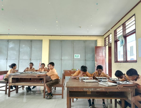 MBG di Sikka Kian Masif: Ribuan Pelajar, Ibu Hamil dan Balita Terima Asupan Bergizi