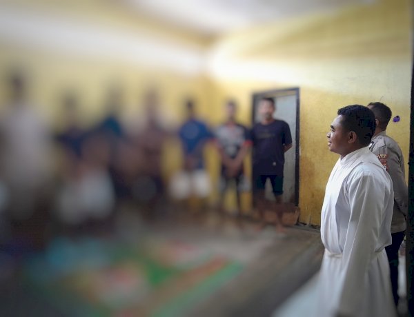 Bangun Harapan dari Balik Jeruji, Polres Sikka Gelar Binroh Katolik bagi 14 Tahanan