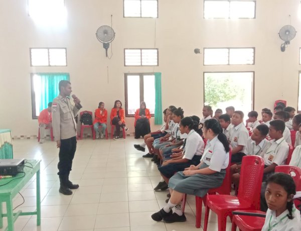 Hadir Mendidik Generasi Muda, Polsek Alok Polres Sikka Gelar Sosialisasi Anti-Bullying di SLB Bakti Luhur