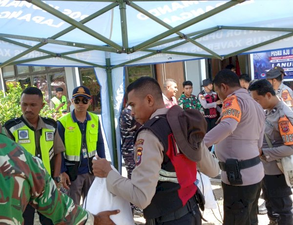 Bantuan 14 Ton Tiba di Sikka, TNI-Polri Bergerak Cepat Bongkar 2.545 Koli Sembako untuk Korban Gempa