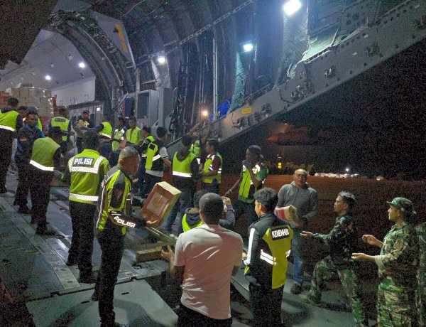 Tak Kenal Lelah dan Waktu, Polres Sikka Terus Bergerak: Bantuan Tiba, Logistik Mengalir untuk Korban Gempa Flores