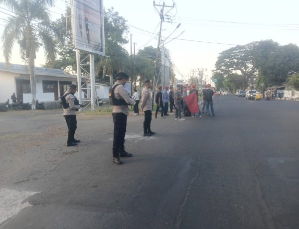 Kawal Aspirasi Mahasiswa, Polres Sikka Pastikan Aksi Mimbar Bebas PMKRI Berlangsung Aman dan Kondusif