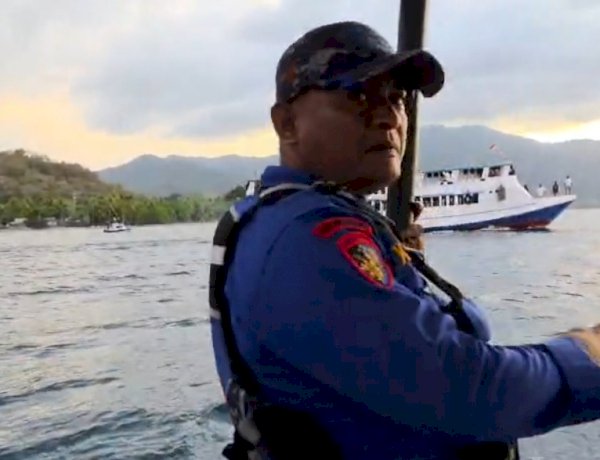 Melintasi Laut Menuju Palue, Satpolairud Sikka Lakukan Pengawalan Perjalanan Jokowi Widodo
