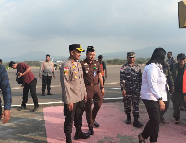 Perkuat Koordinasi Penanggulangan Bencana, Kepala BNPB Suharyanto Tiba di Sikka